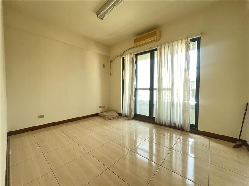 社宅🏠芎林五騎樓透天4樓4房近高科義守台積家具可談📞愛窩,愛窩 iwow house