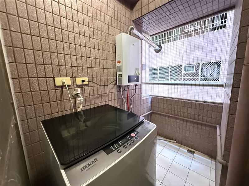 社宅🏠新光三多商圈可寵捷運電梯2+1房平車近輕軌📞愛窩,愛窩 iwow house