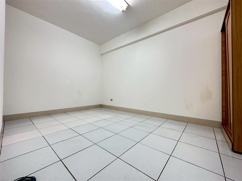 社宅🏠遼寧二後驛商圈1-3F採光3房近火車捷運高醫📞愛窩,愛窩 iwow house