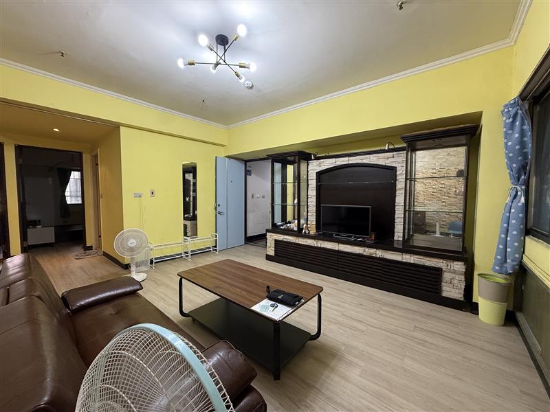 社宅🏠新光三多商圈可寵捷運電梯2+1房平車近輕軌📞愛窩,愛窩 iwow house