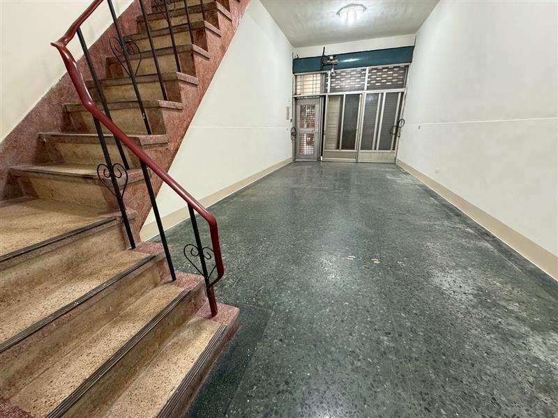 社宅🏠九如一大坪數獨棟透天門口可停車近國1輕軌📞愛窩,愛窩 iwow house