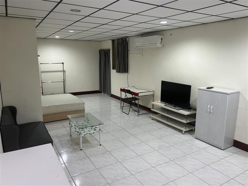 社宅🏠五福三11F新崛江電梯陽台獨洗套房近捷運輕軌📞愛窩,愛窩 iwow house