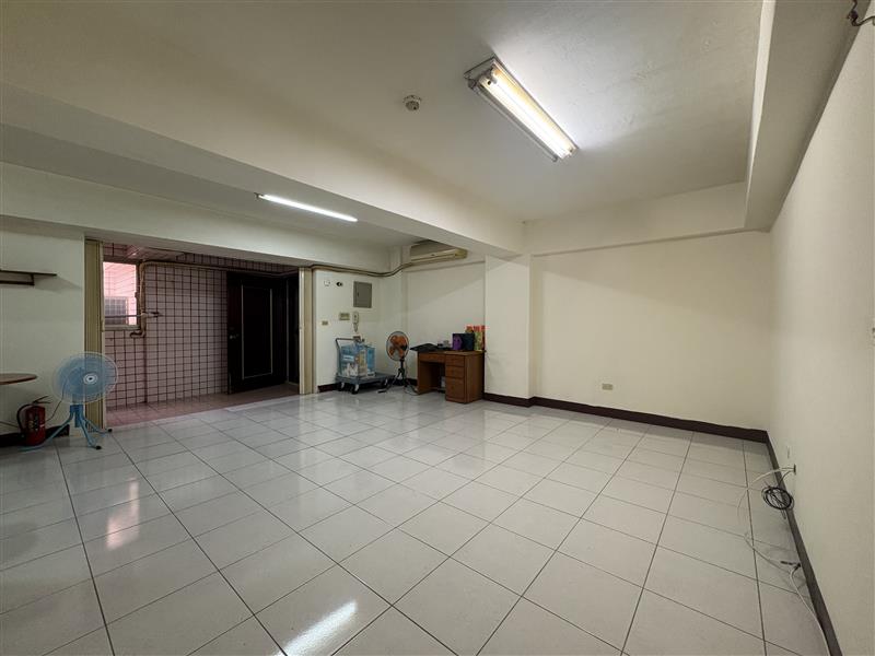 社宅🏠文強巨蛋商圈電梯採光4房車位近國10捷運📞愛窩,愛窩 iwow house