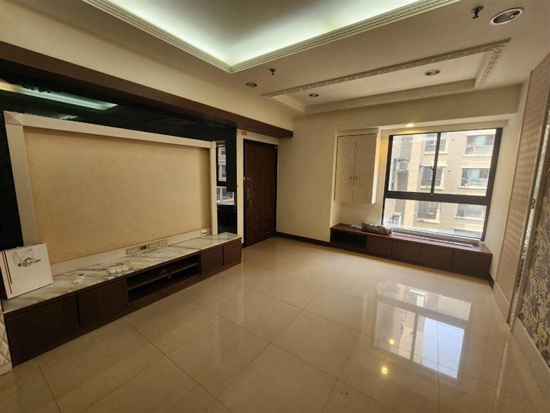 社宅🏠龍勝凹子底電梯景觀3房車位近輕軌高美館📞愛窩,愛窩 iwow house