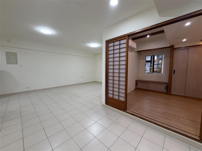 社宅🏠七賢二七賢商圈萌寵電梯採光3房近捷運車站📞愛窩,愛窩 iwow house