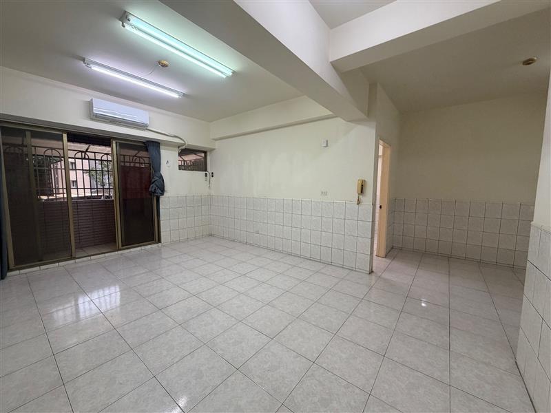 社宅🏠逢甲電梯3房平車近巨蛋高美館輕軌📞愛窩,愛窩 iwow house