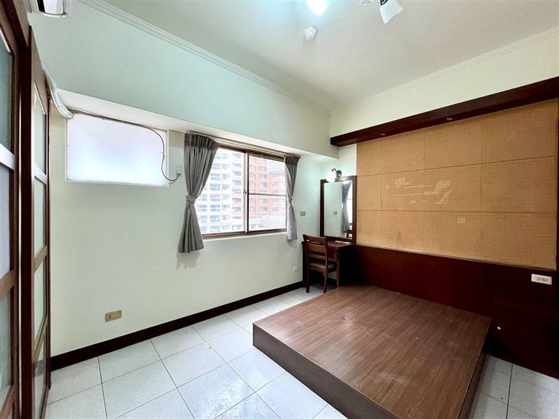 社宅🏠大中二高鐵商圈電梯3房可寵近國10新左營車站愛窩,愛窩 iwow house