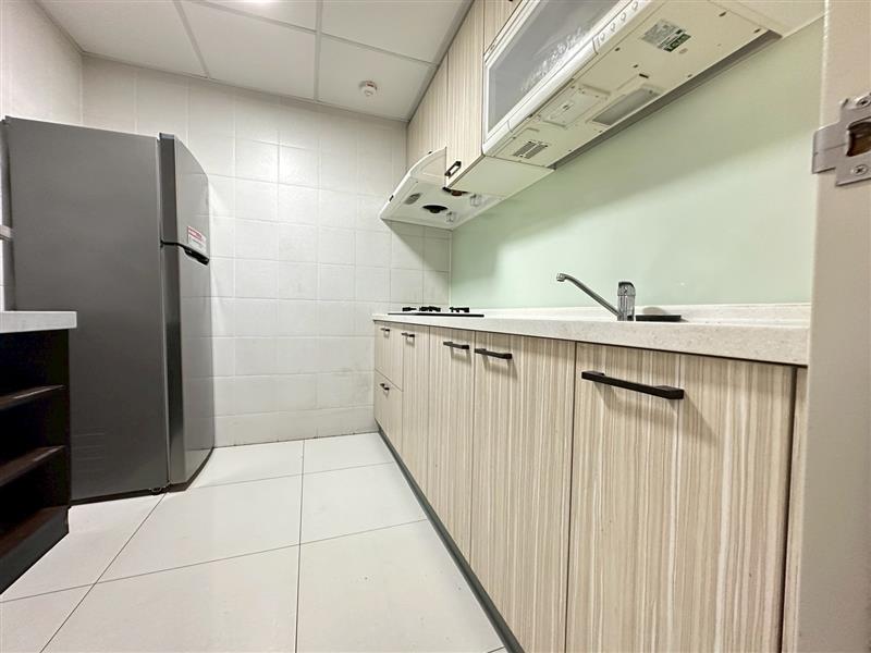 社宅🏠新東一電梯採光2房可寵近青埔火車站捷運站愛窩,愛窩 iwow house