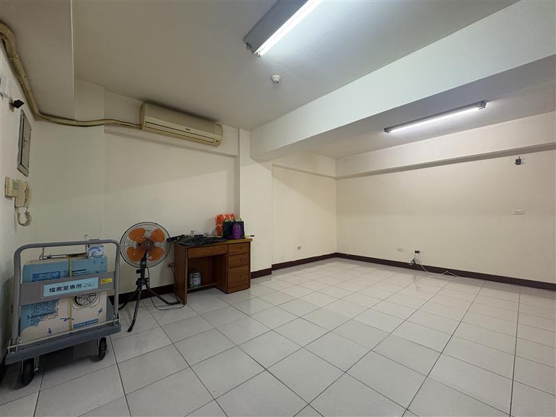 社宅🏠文強巨蛋商圈電梯採光4房車位近國10捷運📞愛窩,愛窩 iwow house