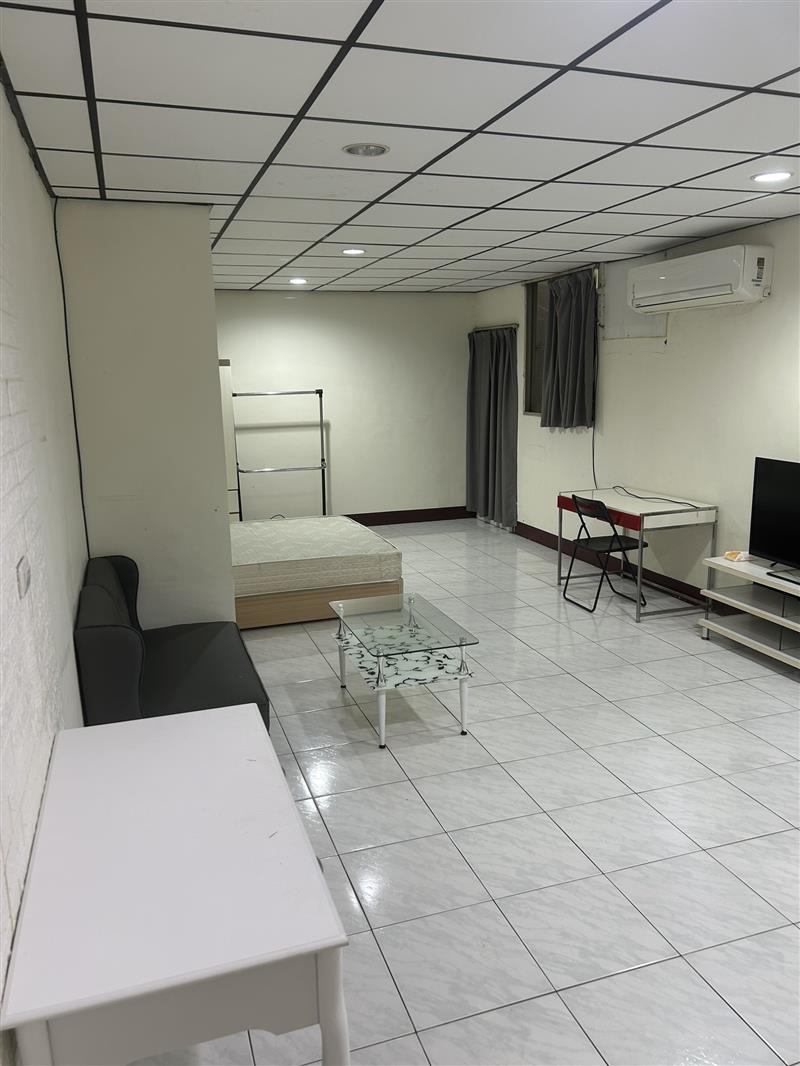 社宅🏠五福三11F新崛江電梯陽台獨洗套房近捷運輕軌📞愛窩,愛窩 iwow house