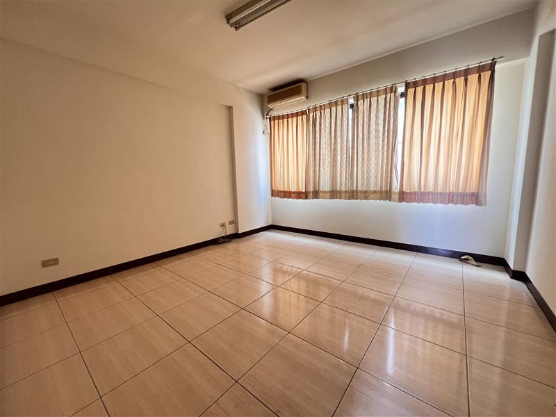 社宅🏠芎林五騎樓透天4樓4房近高科義守台積家具可談📞愛窩,愛窩 iwow house