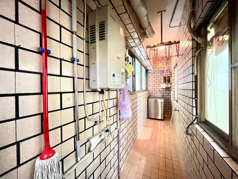 社宅🏠大中二高鐵商圈電梯3房可寵近國10新左營車站愛窩,愛窩 iwow house