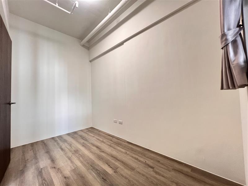 橋新五頂樓貓寵安靜首選景觀2房平車近捷運橋科📞愛窩,愛窩 iwow house