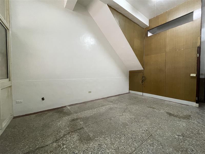 社宅🏠佛神車庫透天4房都會公園青埔📞愛窩,愛窩 iwow house