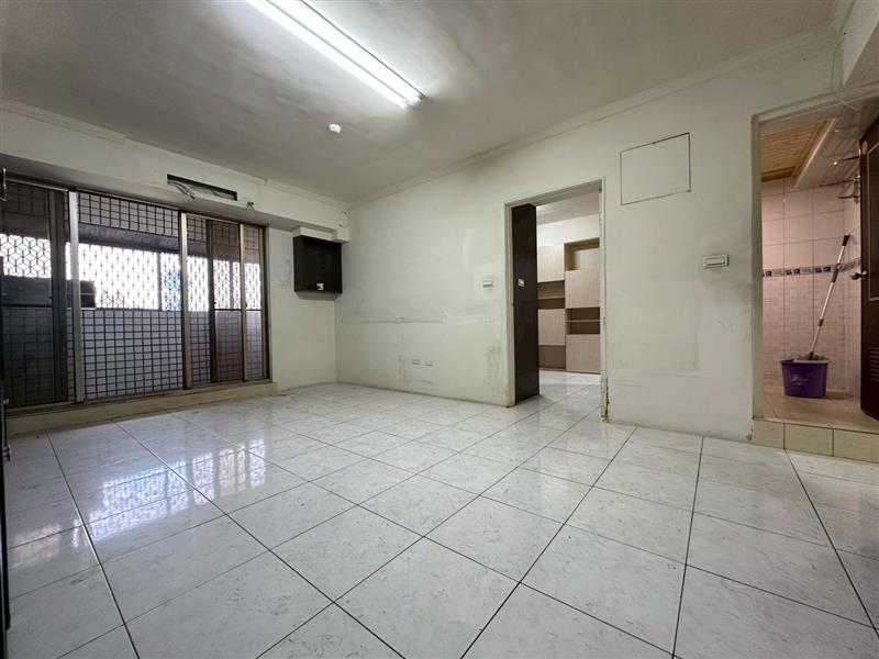 社宅🏠嫩江熱河商圈萌寵電梯採光3房近火車站捷運📞愛窩,愛窩 iwow house