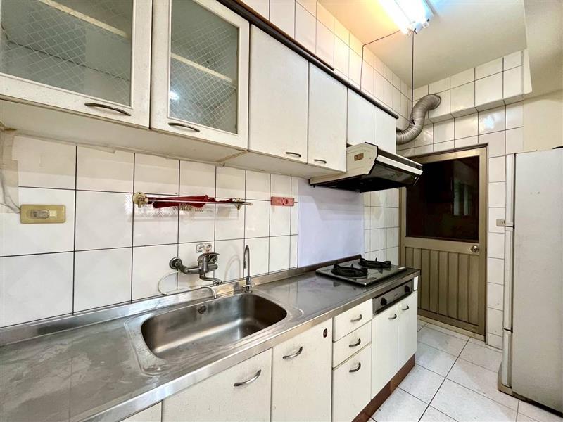 社宅🏠大中二高鐵商圈電梯3房可寵近國10新左營車站愛窩,愛窩 iwow house