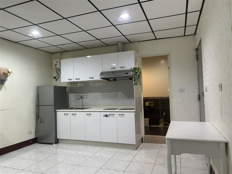 社宅🏠五福三11F新崛江電梯陽台獨洗套房近捷運輕軌📞愛窩,愛窩 iwow house