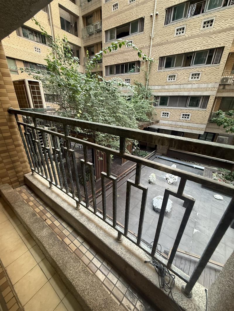 社宅🏠鄭和南2F獅甲商圈採光3房家電可談近捷運輕軌📞愛窩,愛窩 iwow house