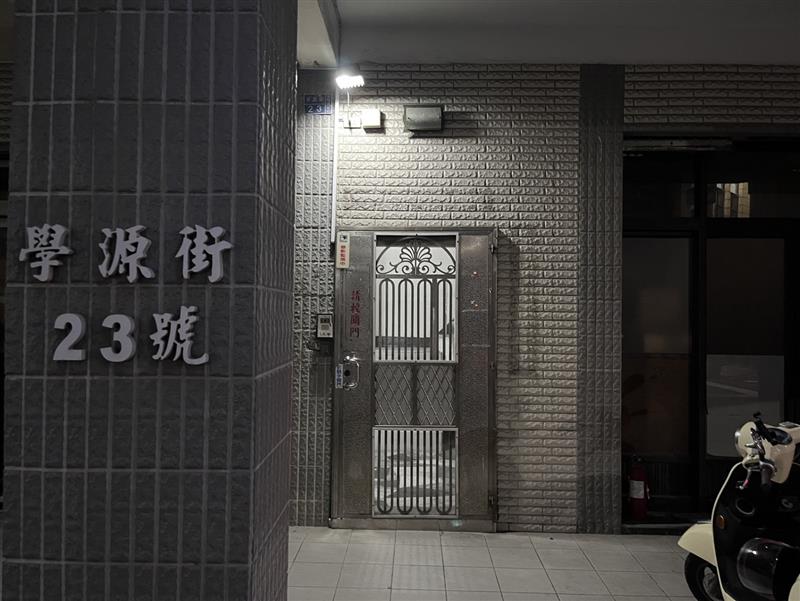 學源301三多商圈採光房近光華夜市📞愛窩,愛窩 iwow house