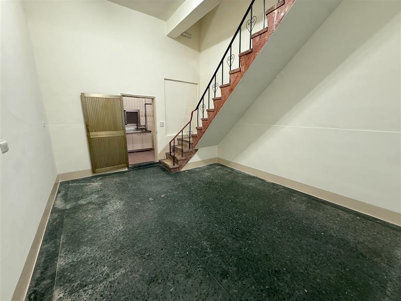 社宅🏠九如一大坪數獨棟透天門口可停車近國1輕軌📞愛窩,愛窩 iwow house