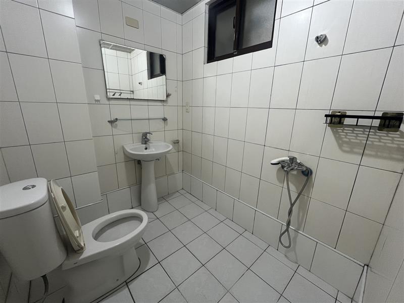 博學2C可租補高餐旁室內停車飲水機採光房📞愛窩,愛窩 iwow house