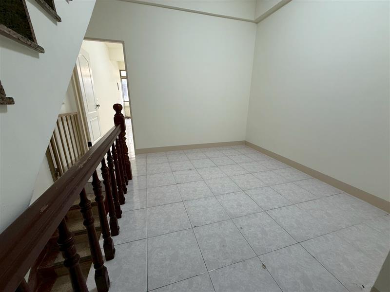 社宅🏠九如一大坪數獨棟透天門口可停車近國1輕軌📞愛窩,愛窩 iwow house