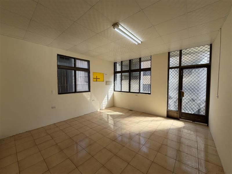 文橫二新崛江商圈萌寵透天三樓店住服飾輕食工作室首選📞愛窩,愛窩 iwow house