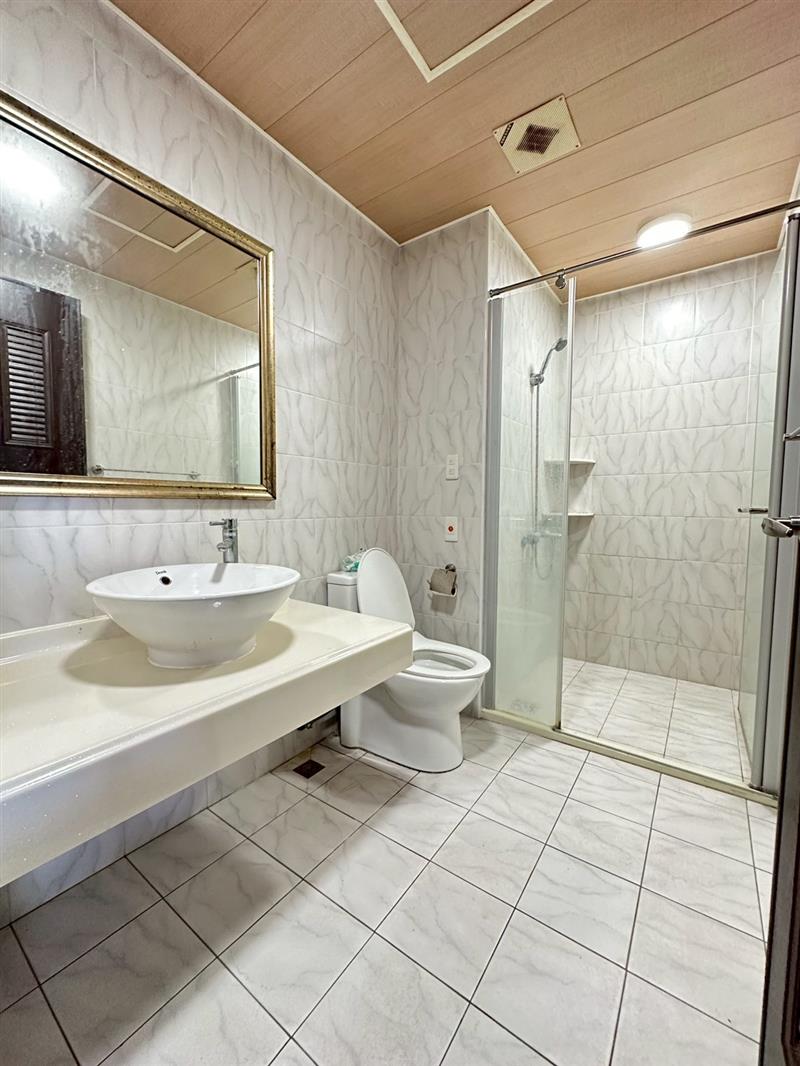 社宅🏠新東一電梯採光2房可寵近青埔火車站捷運站愛窩,愛窩 iwow house