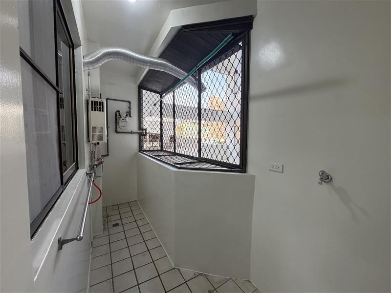 社宅🏠七賢二七賢商圈萌寵電梯採光3房近捷運車站📞愛窩,愛窩 iwow house