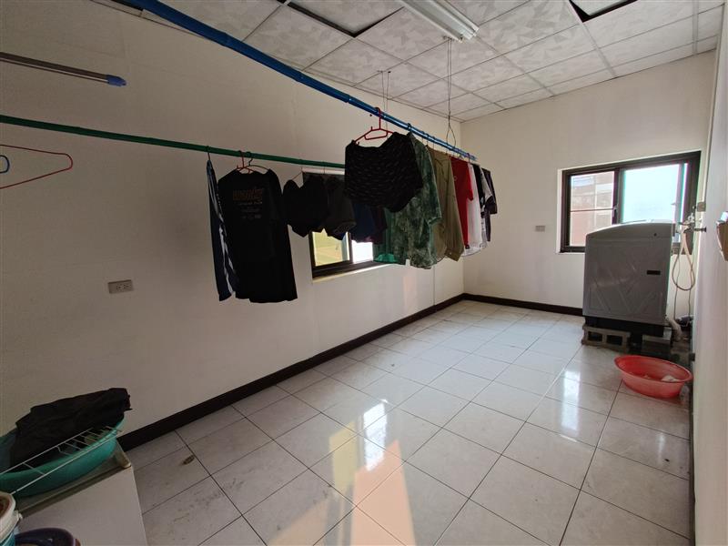建興2建工商圈學區採光房近高科大📞愛窩,愛窩 iwow house