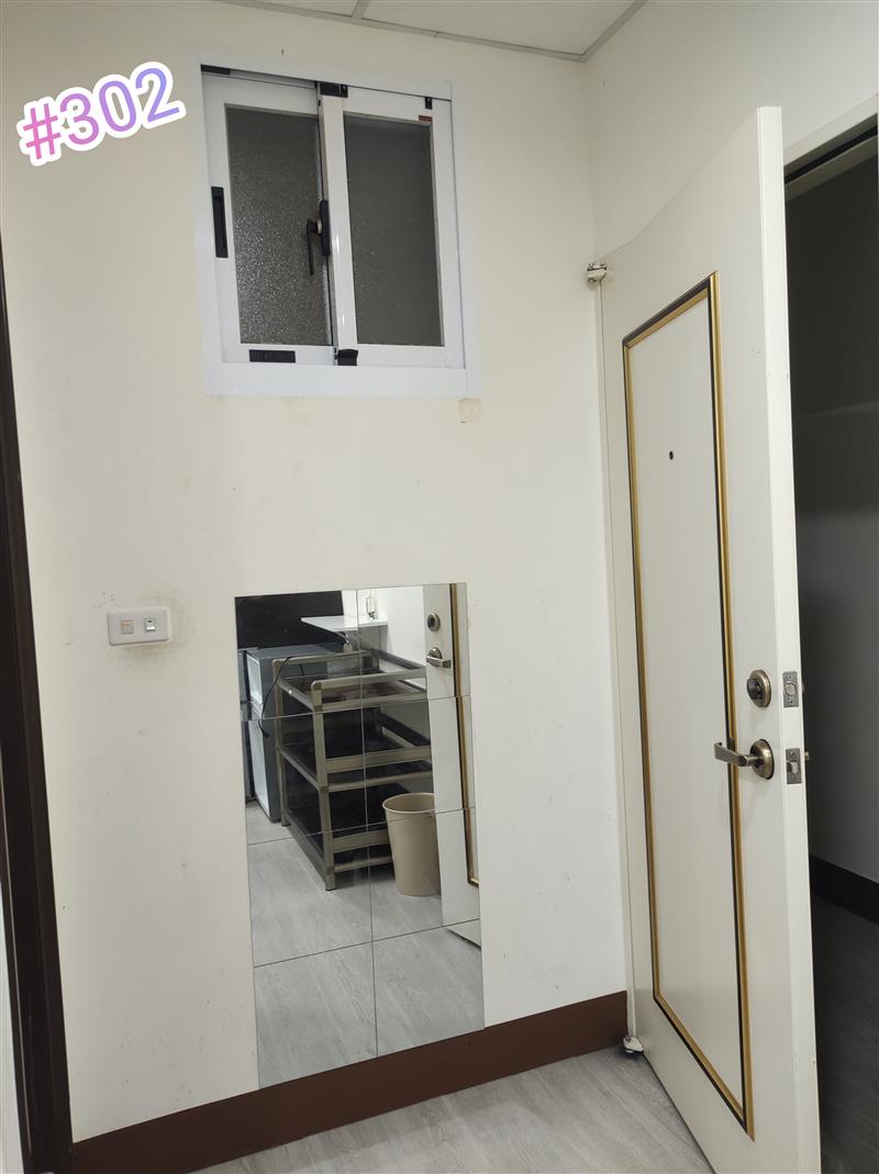 台上302獨洗小巧套房近嘉興西路📞愛窩,愛窩 iwow house