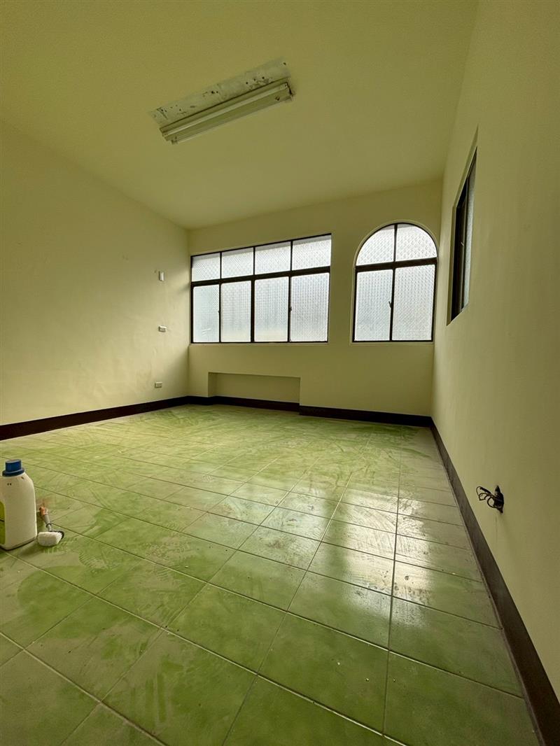 社宅🏠東門採光3房2廳2衛/有陽臺/可寵近鳳山火車站📞愛窩,愛窩 iwow house