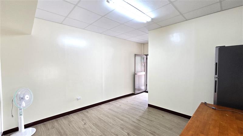 仁愛一樓可伙採光平房近樹人東方設計📞愛窩,愛窩 iwow house