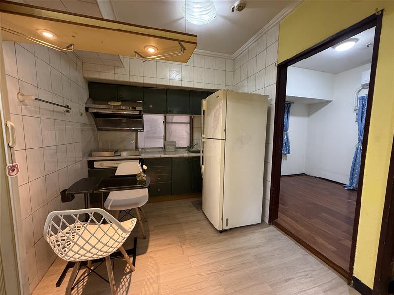 社宅🏠新光三多商圈可寵捷運電梯2+1房平車近輕軌📞愛窩,愛窩 iwow house