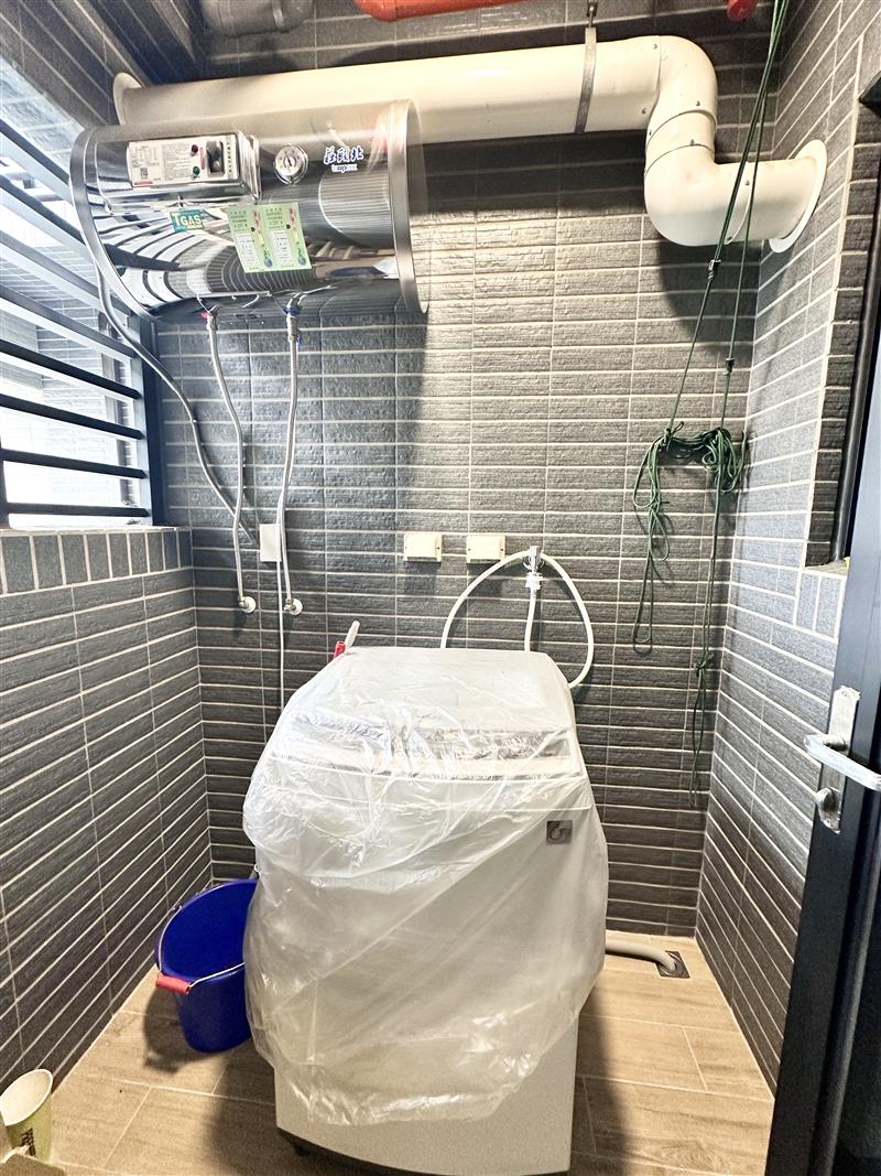 社宅🏠大中二高鐵商圈三鐵共構全新電梯採光2房車位📞愛窩,愛窩 iwow house