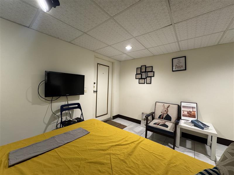 自立5獨立陽台套房貓寵近高雄車站📞愛窩,愛窩 iwow house
