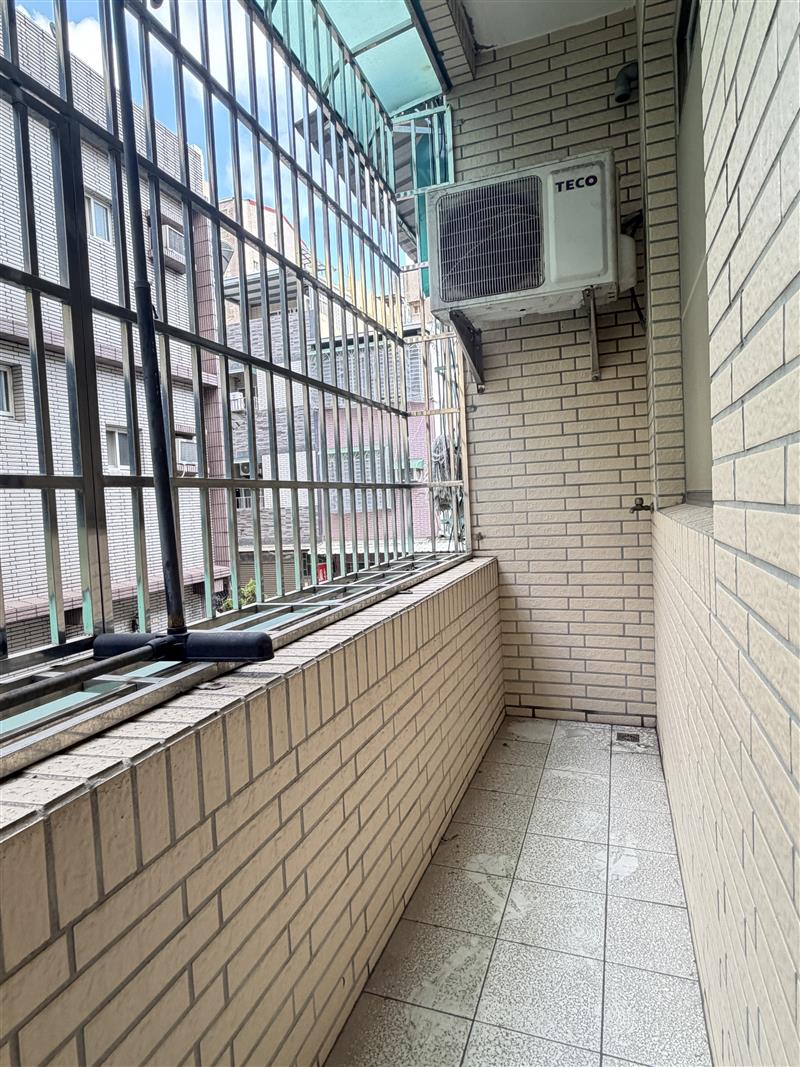 松江301高醫商圈稀有採光陽台室內機車近後驛捷運站📞愛窩,愛窩 iwow house