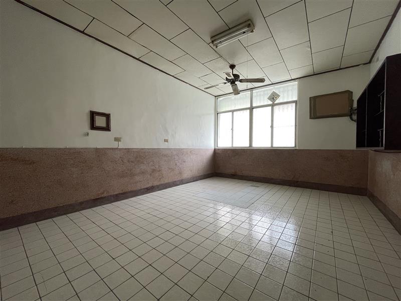 社宅🏠佛神車庫透天4房都會公園青埔📞愛窩,愛窩 iwow house