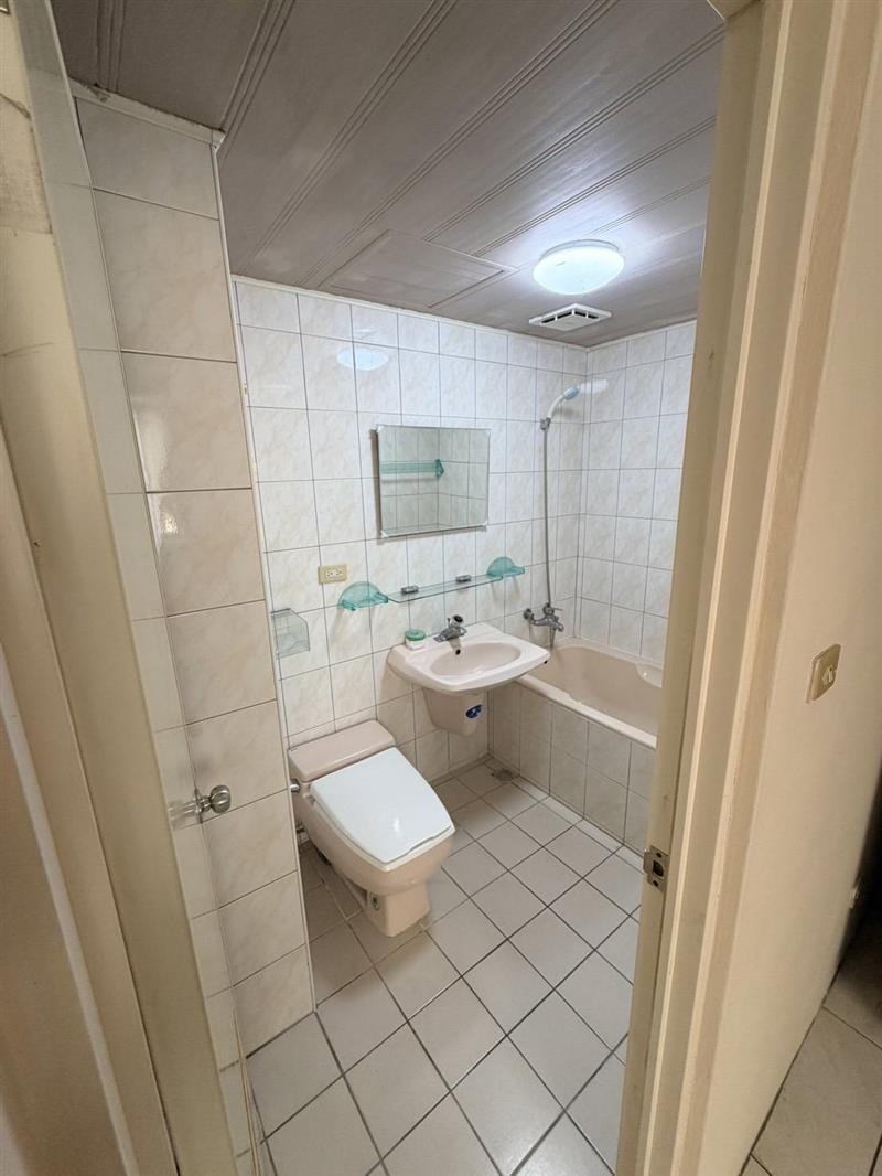 社宅🏠自由二明誠商圈電梯採光4房龍華學區近輕軌📞愛窩,愛窩 iwow house