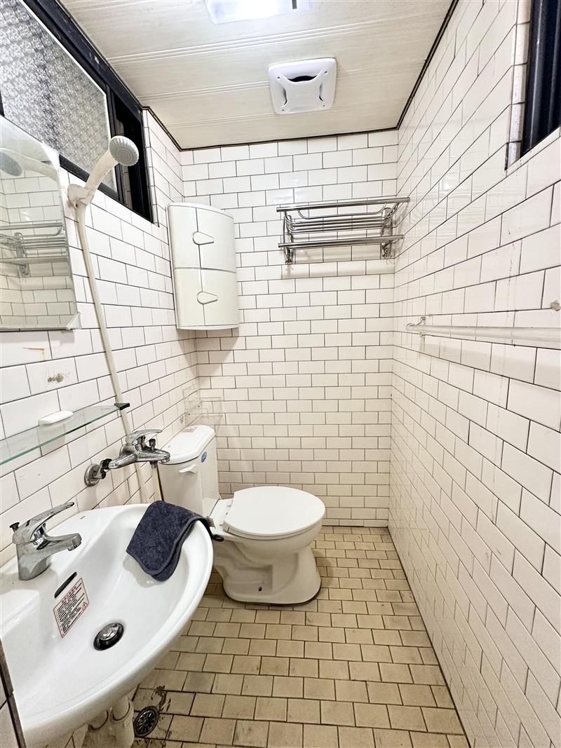社宅🏠建華稀有公寓二樓貓寵近文化中心光華夜市📞愛窩,愛窩 iwow house