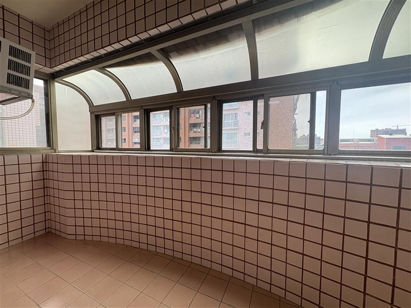 社宅🏠文強巨蛋商圈電梯採光4房車位近國10捷運📞愛窩,愛窩 iwow house