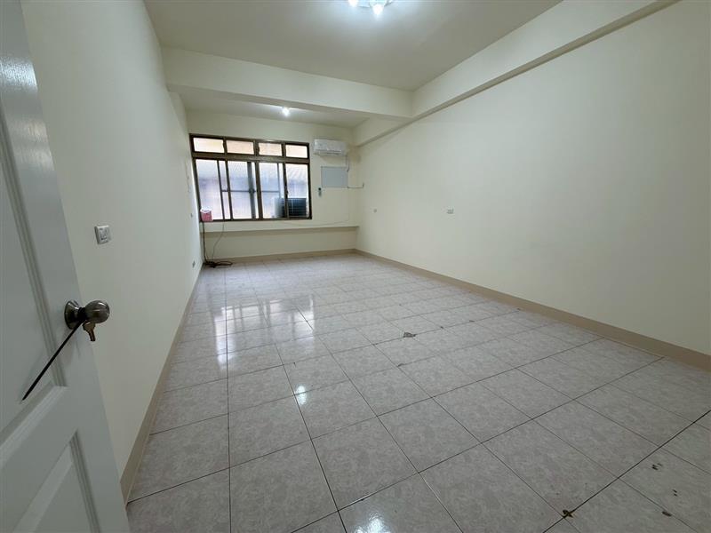 社宅🏠九如一大坪數獨棟透天門口可停車近國1輕軌📞愛窩,愛窩 iwow house