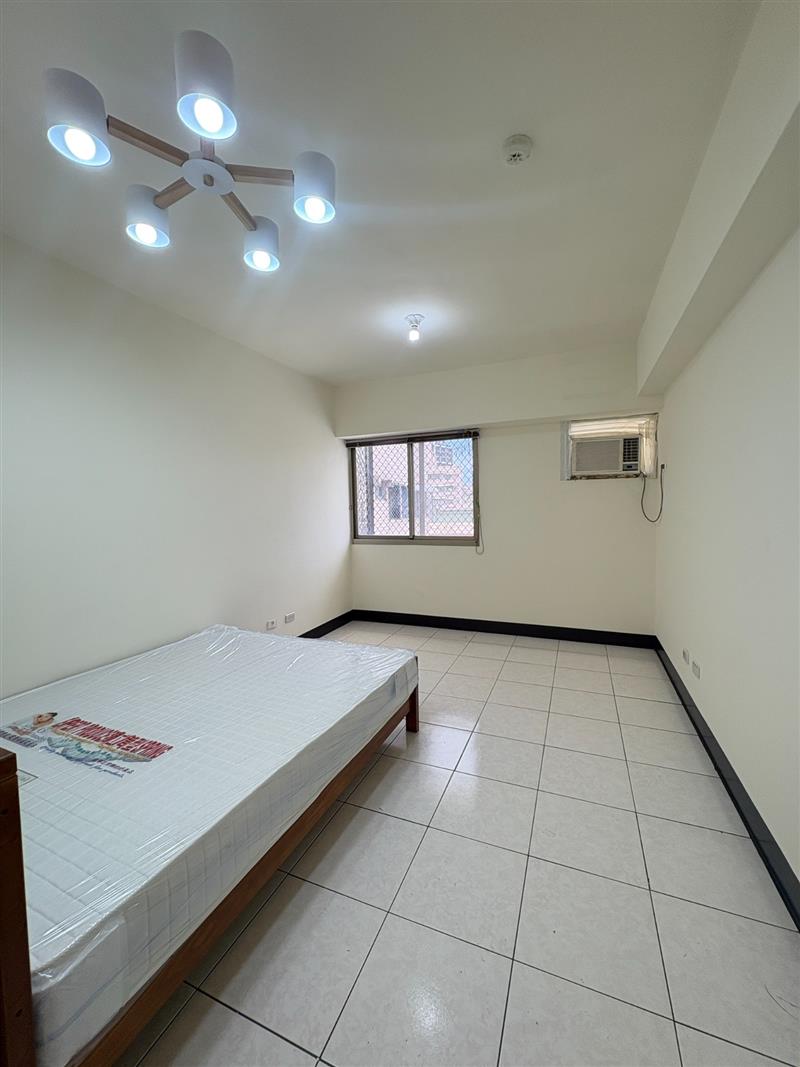 社宅🏠昌裕建工商圈採光套房近高科大輕軌📞愛窩,愛窩 iwow house