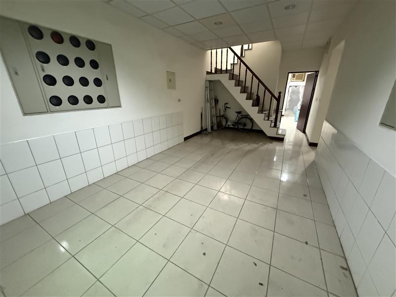 松江高醫商圈稀有採光室內機車近後驛捷運站📞愛窩,愛窩 iwow house