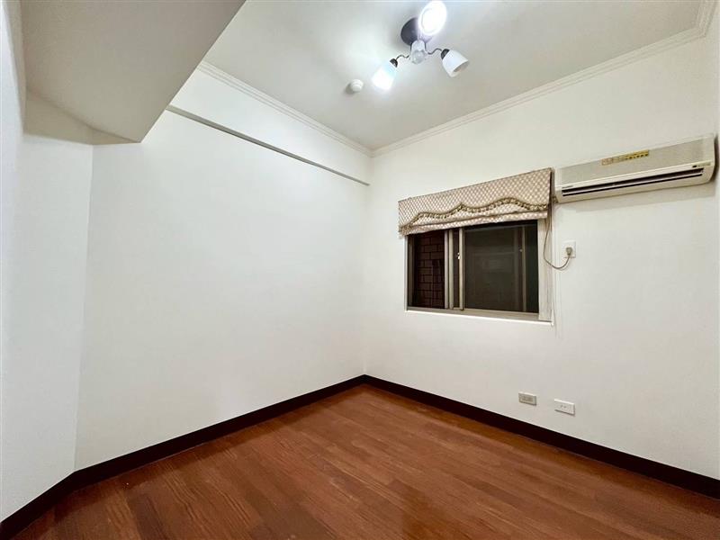 社宅🏠大中二高鐵商圈電梯3房可寵近國10新左營車站愛窩,愛窩 iwow house