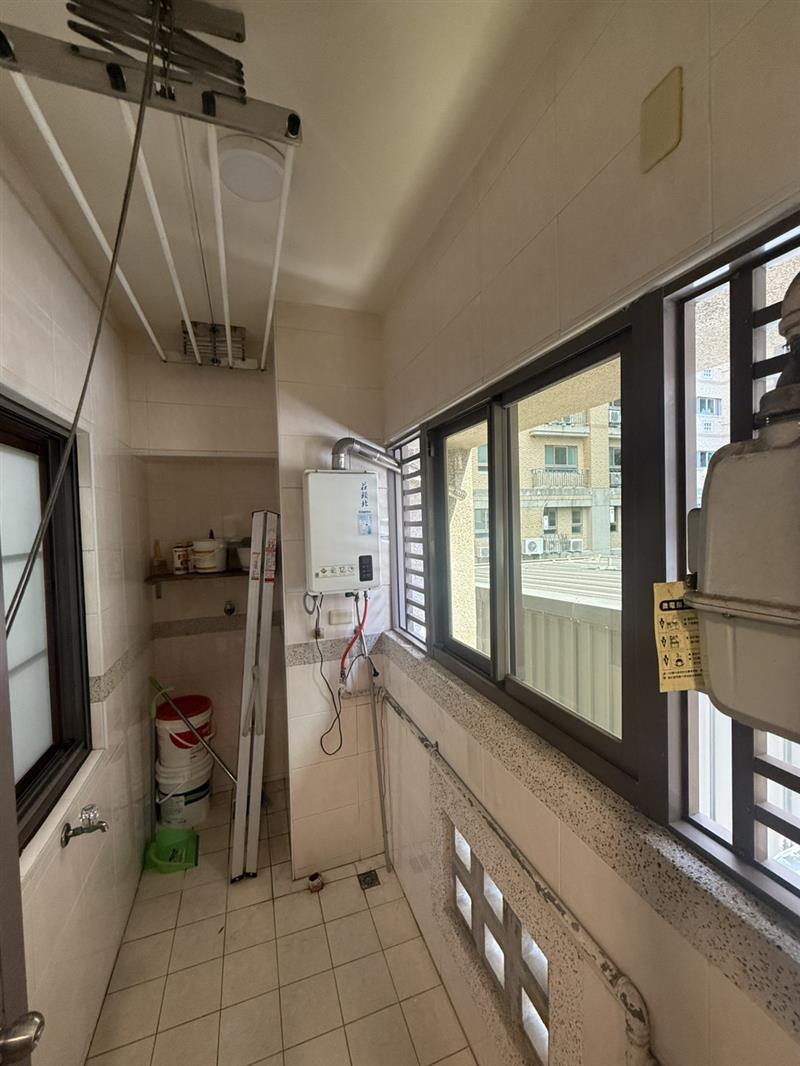 社宅🏠鄭和南2F獅甲商圈採光3房家電可談近捷運輕軌📞愛窩,愛窩 iwow house