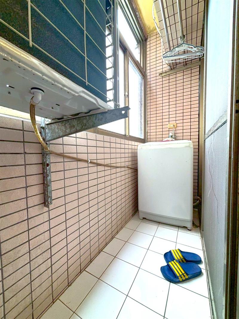 社宅🏠一心二套房電梯採光三多商圈近大遠百📞愛窩,愛窩 iwow house