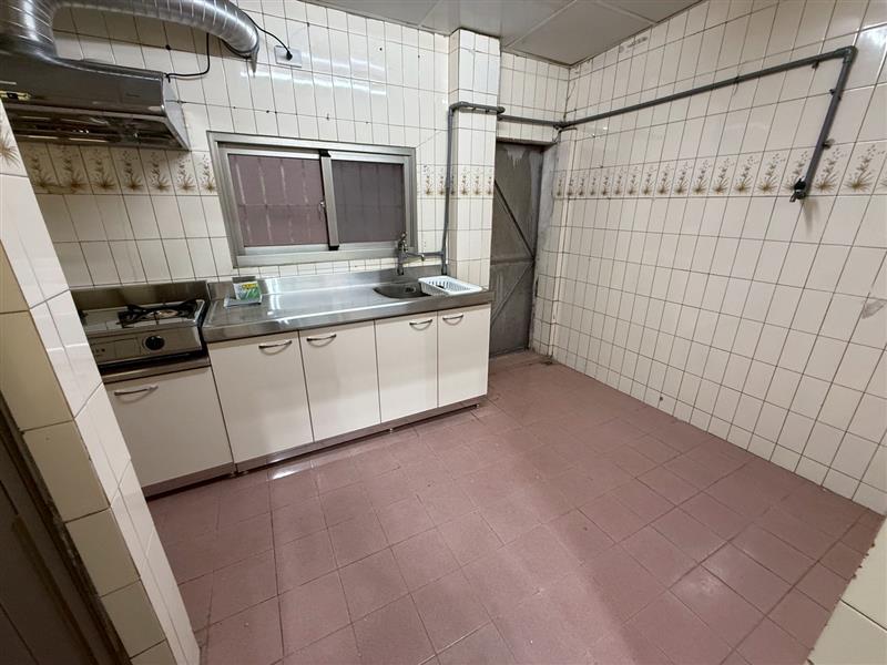 社宅🏠九如一大坪數獨棟透天門口可停車近國1輕軌📞愛窩,愛窩 iwow house