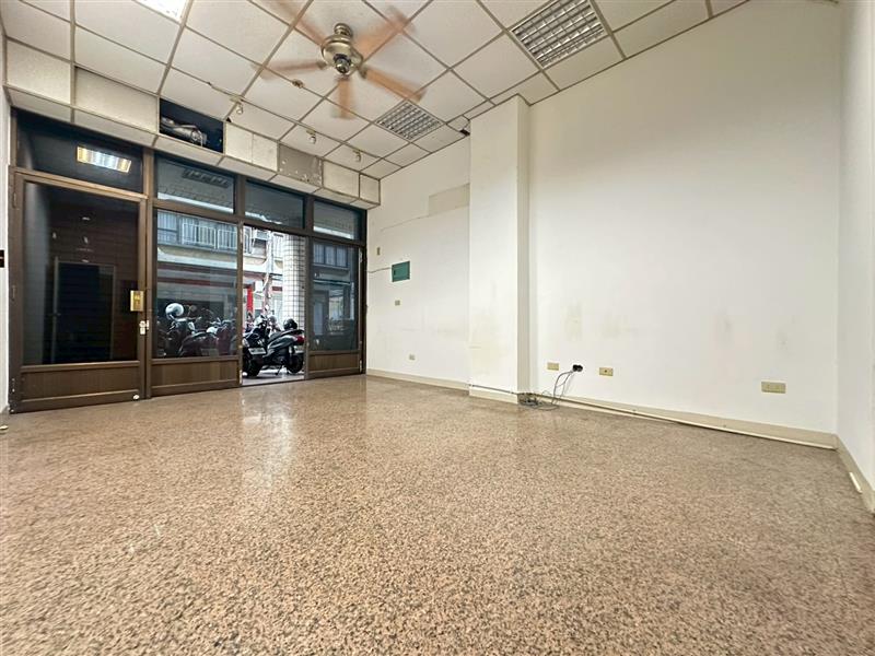 社宅🏠遼寧二後驛商圈1-3F採光3房近火車捷運高醫📞愛窩,愛窩 iwow house