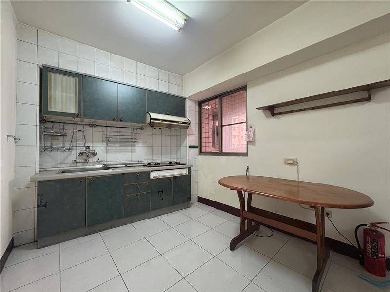 社宅🏠文強巨蛋商圈電梯採光4房車位近國10捷運📞愛窩,愛窩 iwow house